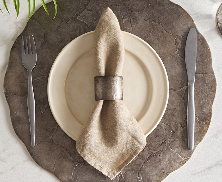 カピスシェルのナフキンホルダー