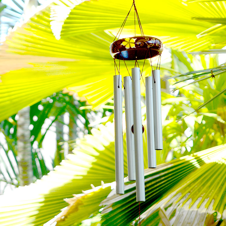 ウッドとアルミで出来た民族模様の風鈴