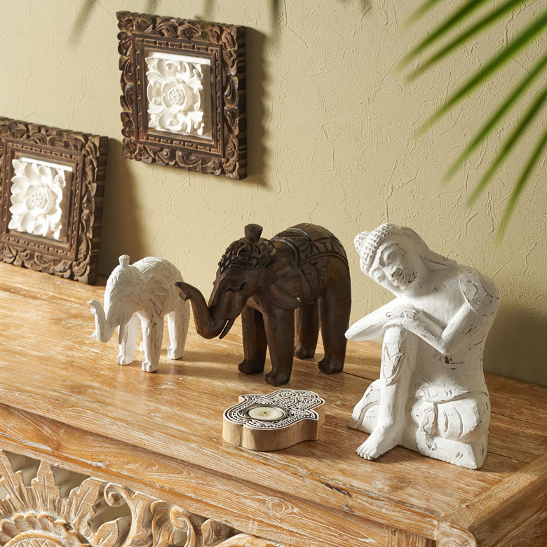 他の木彫りオブジェやレリーフとの合わせ使いもおすすめ