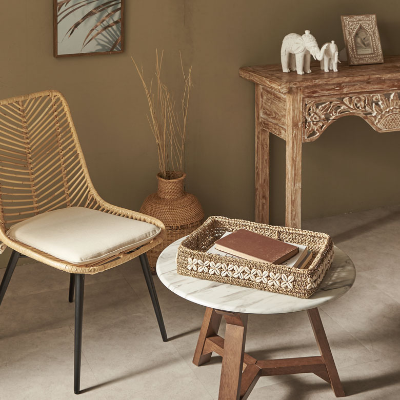 お部屋にアジアンムードをプラスしてくれるデザイントレー