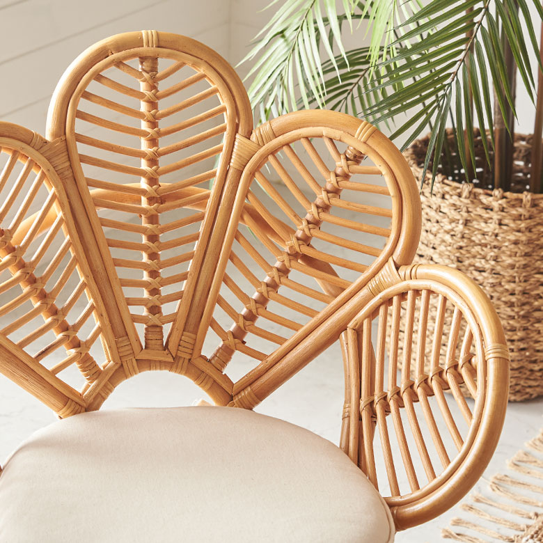 籐(とう)素材の一人がけチェアー