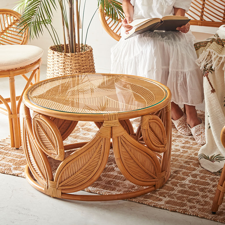 籐(とう)素材のアジアンセンターテーブル