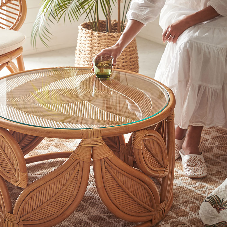 花台やディスプレイにおすすめな丸型カフェテーブル