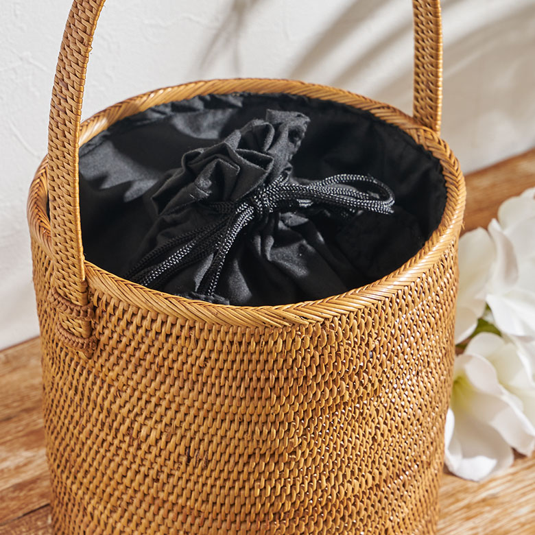 自然素材アタのカゴバッグ