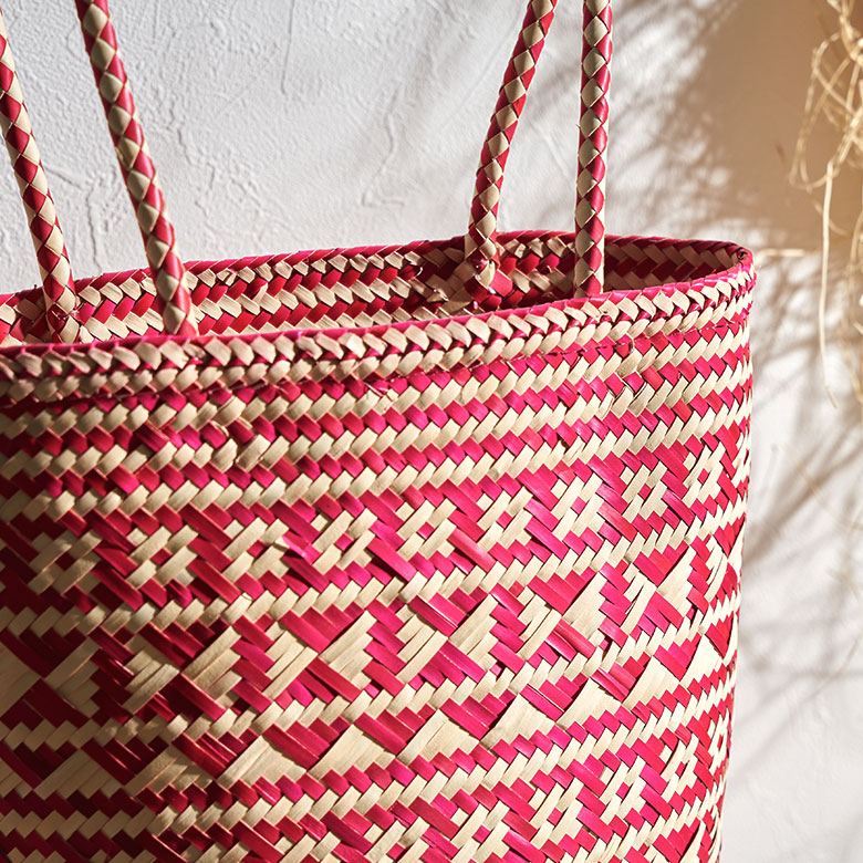 サステナブルな籠バッグ