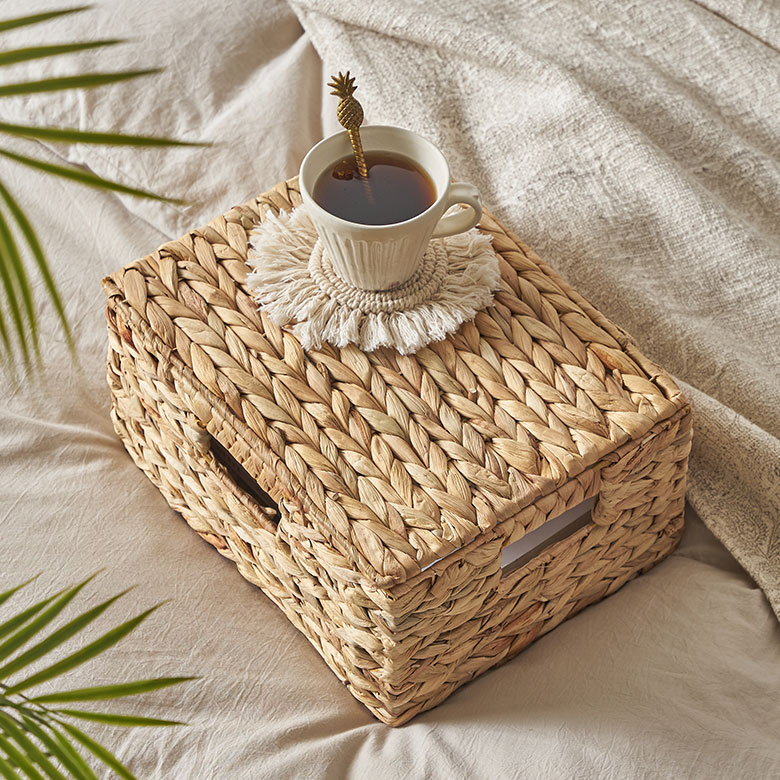 便利な持ち手付きの整理ボックス