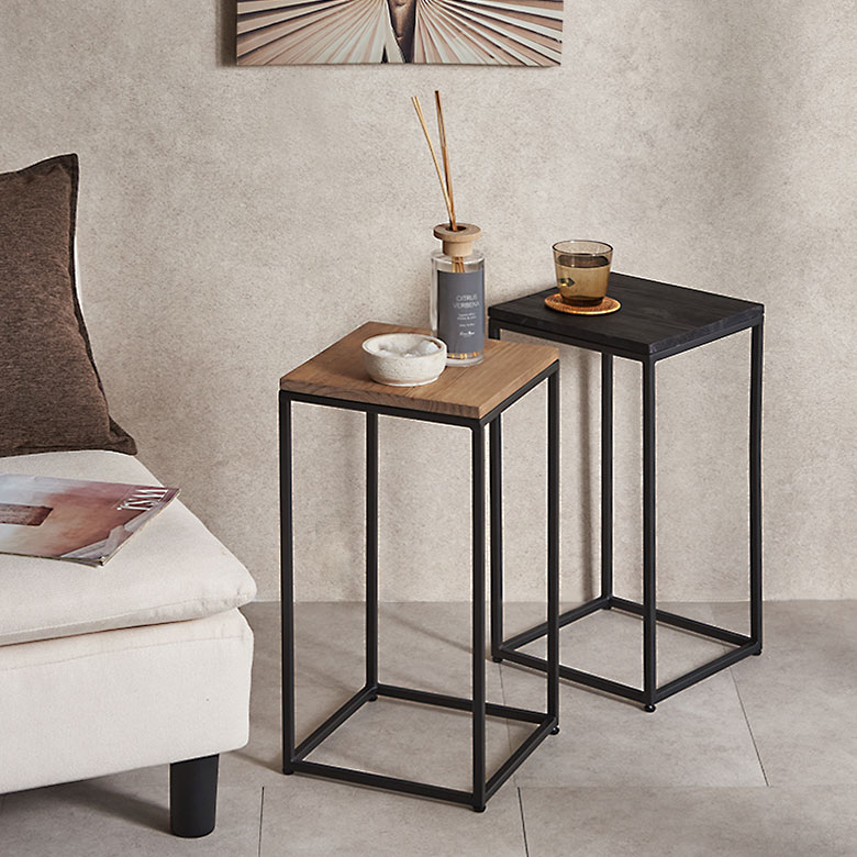 味わいのあるディスプレイスタンド。リサイクル。アップサイクル。天板は、選べる2色展開 ナチュラル チャコールブラック