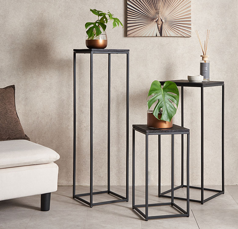 高さを作って植物をおしゃれに演出するディスプレイスタンド