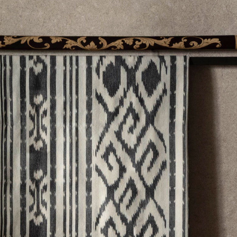 インドネシアの代表的な工芸品の織物イカット