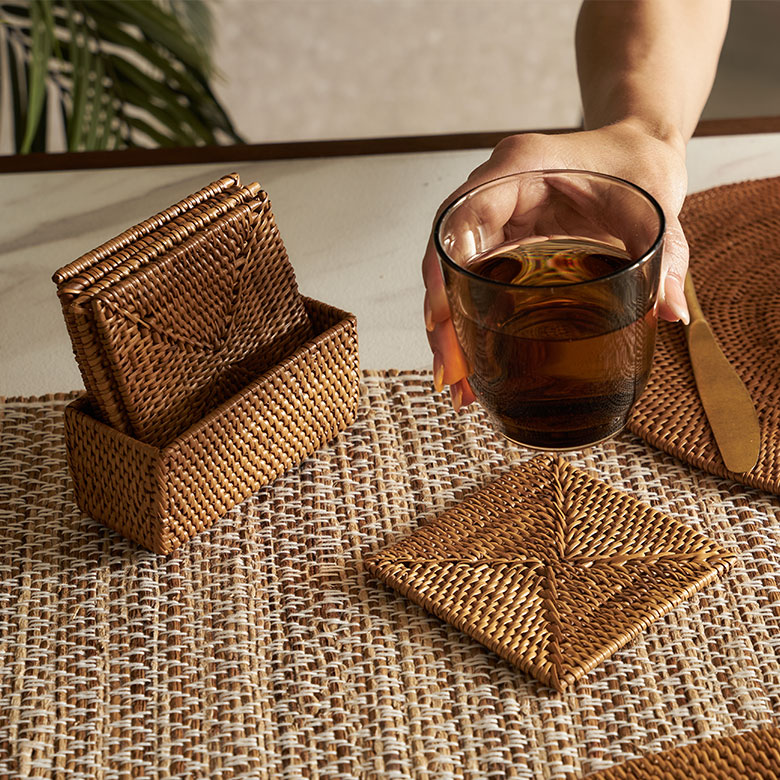 天然素材アタ製の丸型コースター