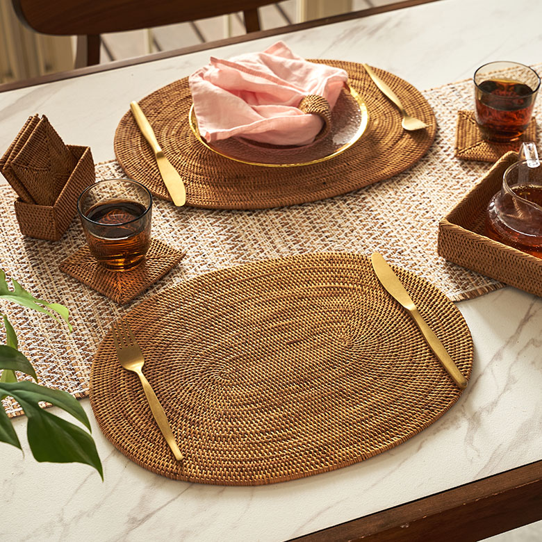 天然素材アタ製のオーバルランチョンマット