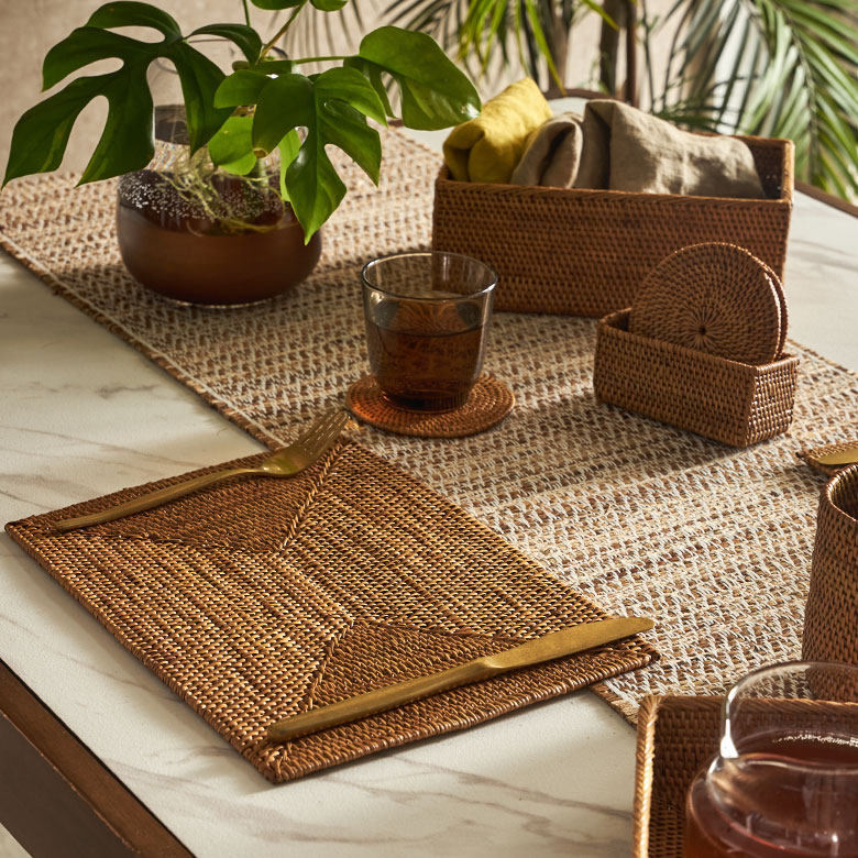 ご自宅のダイニング、来客用やカフェにもおすすめのランチョンマット