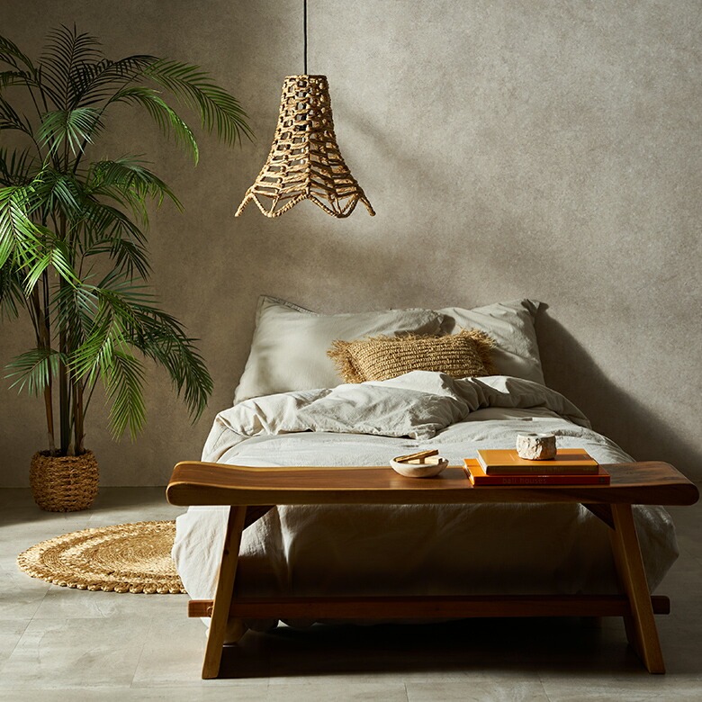 楽しげでくつろぎ感のあるデザインは植物との相性も抜群