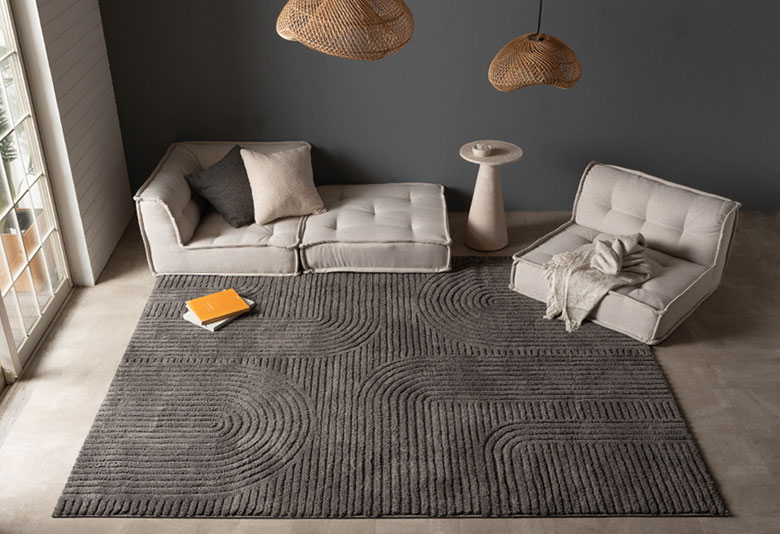 おしゃれなエンボスデザインのウィルトン織ラグカーペット グレー