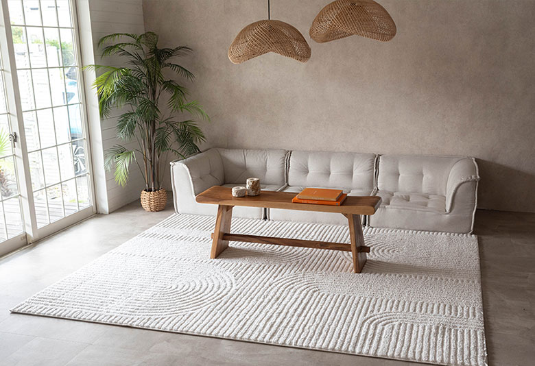 おしゃれなエンボスデザインのウィルトン織ラグカーペット ホワイト