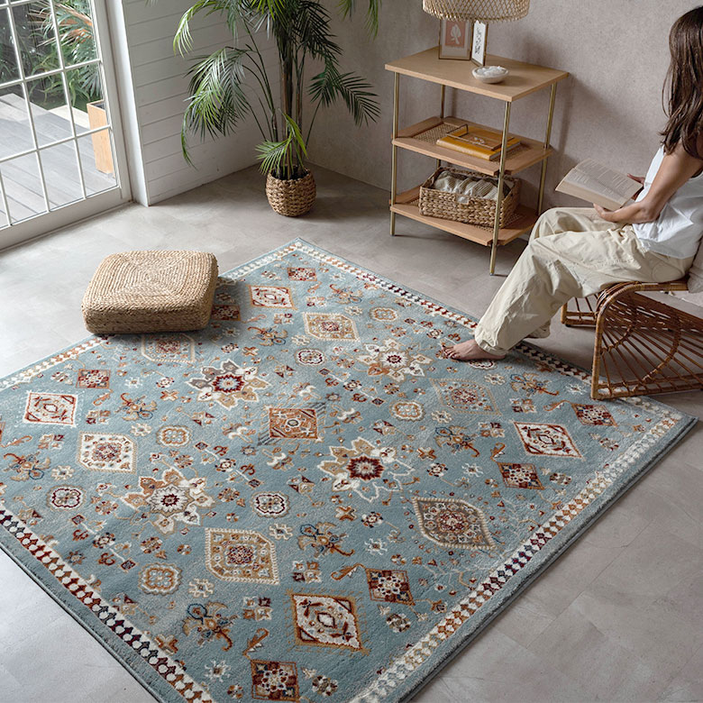 お部屋のアクセントになるウィルトン織のデザインラグ