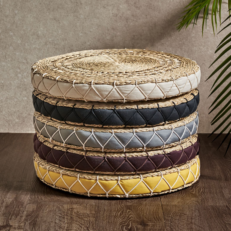 インテリアにも馴染むシンプルなベーシックカラー