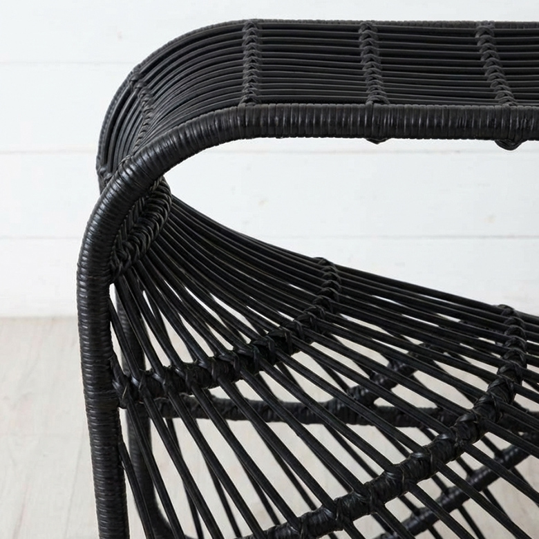 天然素材をベースに美しい曲線でエレガントなデザイン