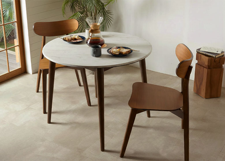 大理石調の天板と天然木の脚