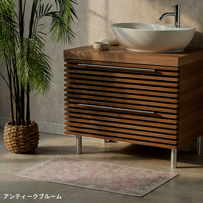 洗面所やベランダの入口などにも