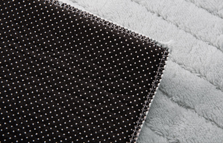 裏面は不織布＋滑り止めドット仕様