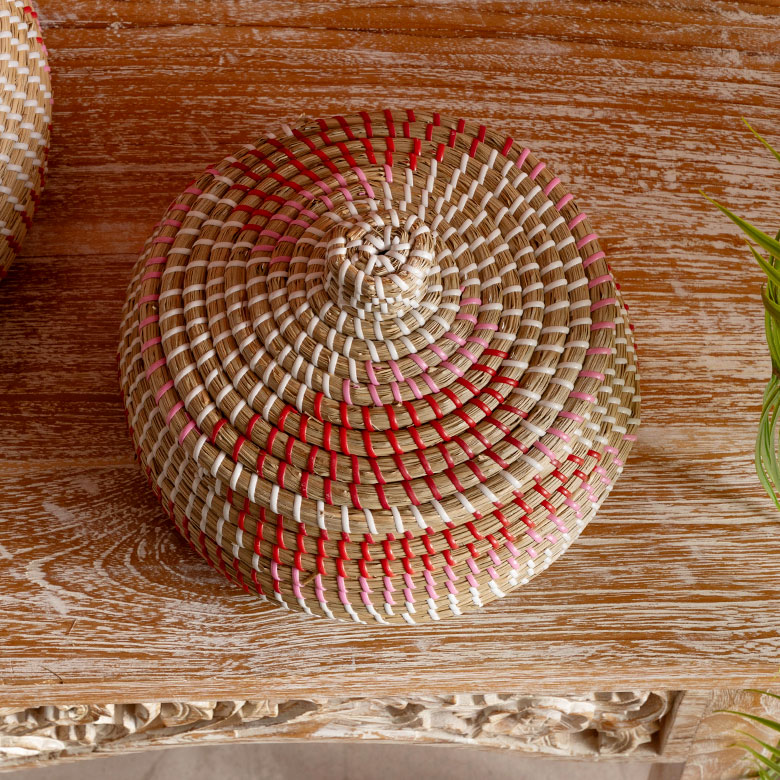 ベトナムの職人による手作りのかごバスケット