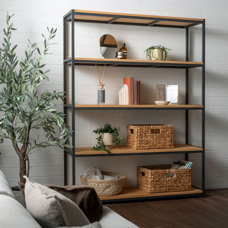 収納力があり、見せる収納にも映える棚