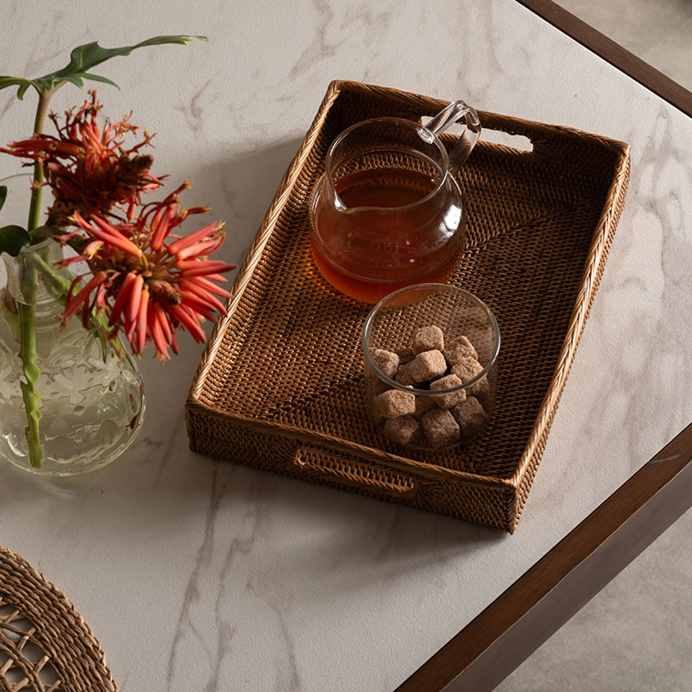 アタ製の長方形トレイ