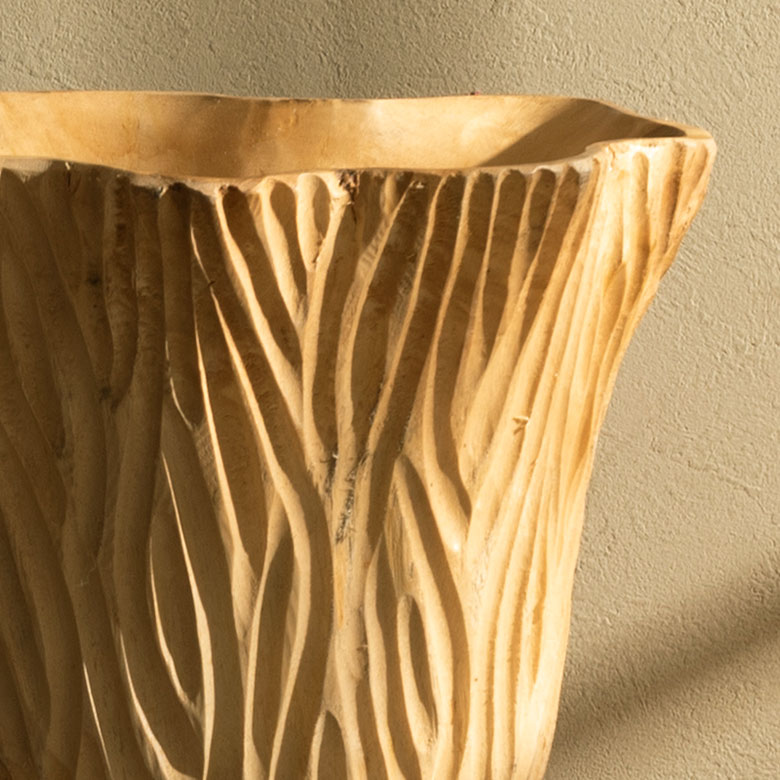 ハンドメイドのウッドボウル