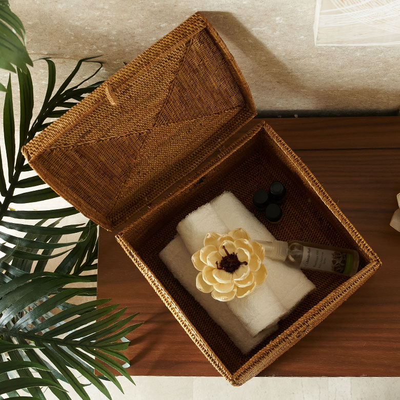 たっぷり収納できる大容量蓋つき収納ボックス