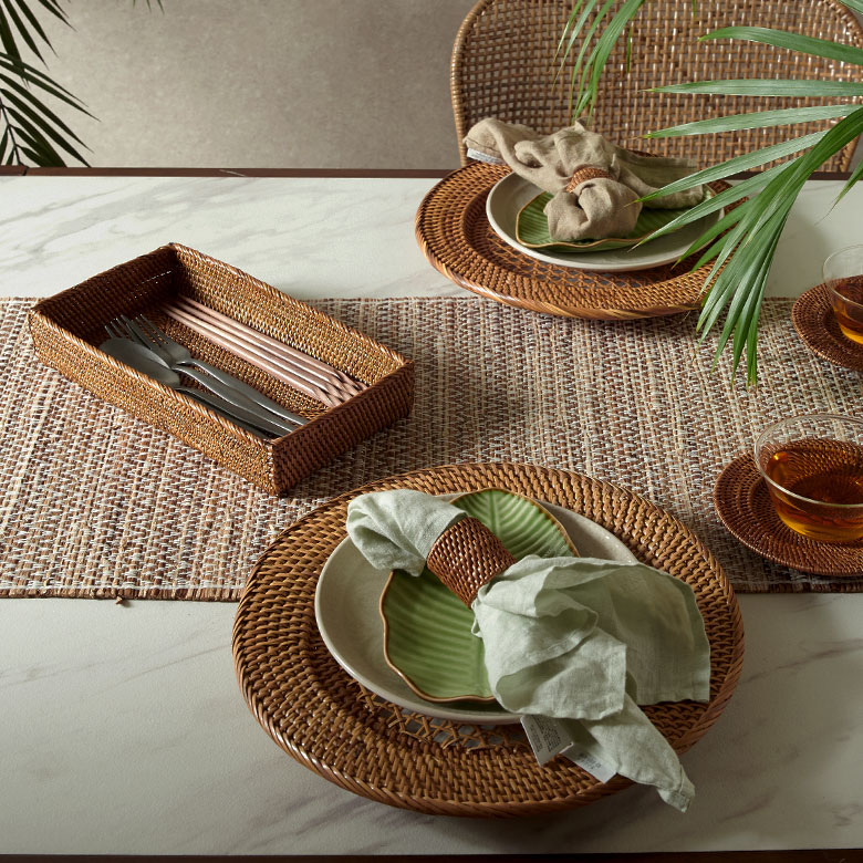 アタ製の長方形トレイ