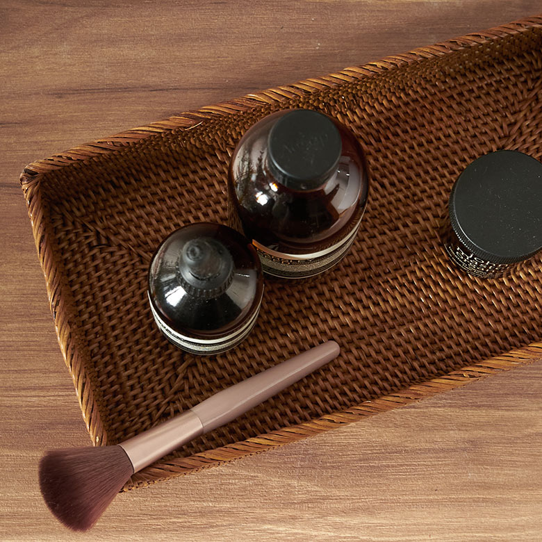 バリ島の伝統素材アタのかごバスケット