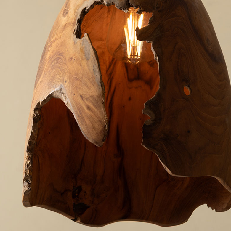 唯一無二の造形美のランプシェード