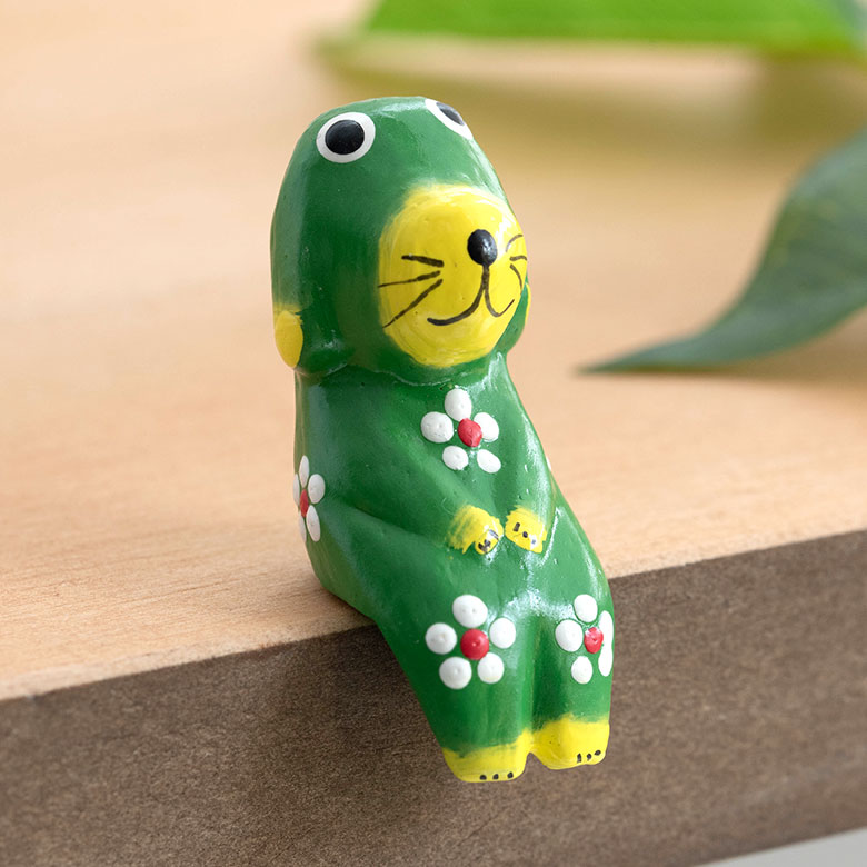 木彫りのバリ犬オブジェ