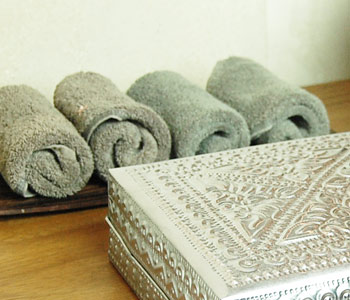 華やかな収納出来るオブジェケース♪