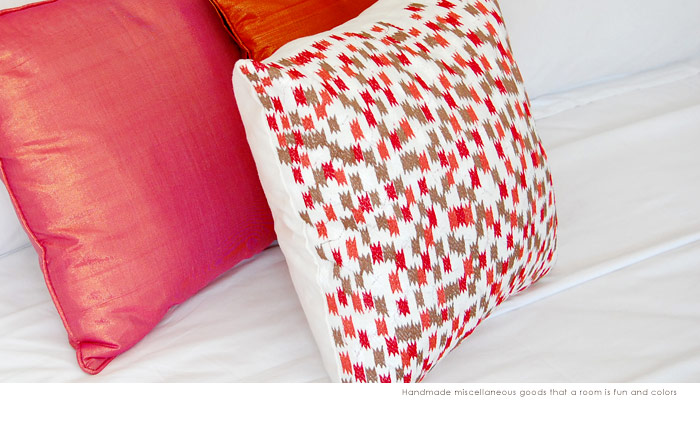 ６カラーから選べるクッションカバー