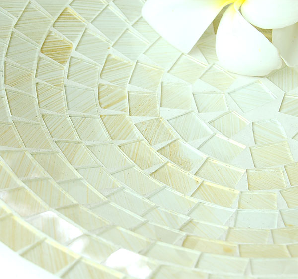 モザイクガラスのプレート