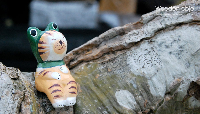バリネコの木彫りオブジェ 置物