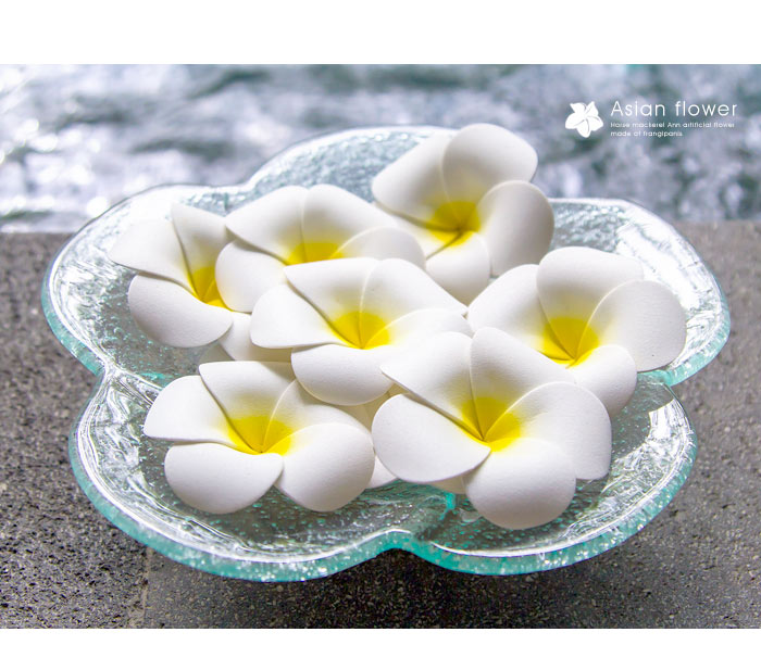 水に浮かべて本物そっくりプルメリア造花