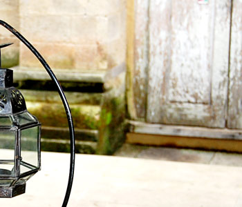 シャープな作りで、曲線が美しいバリニーズならではの感性で作りあげられました。