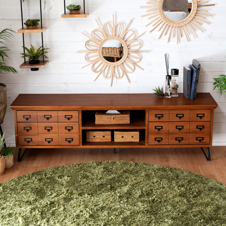 つややかで深みのある色合い