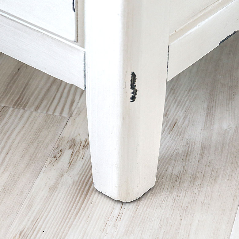 アンティーク加工が施されています