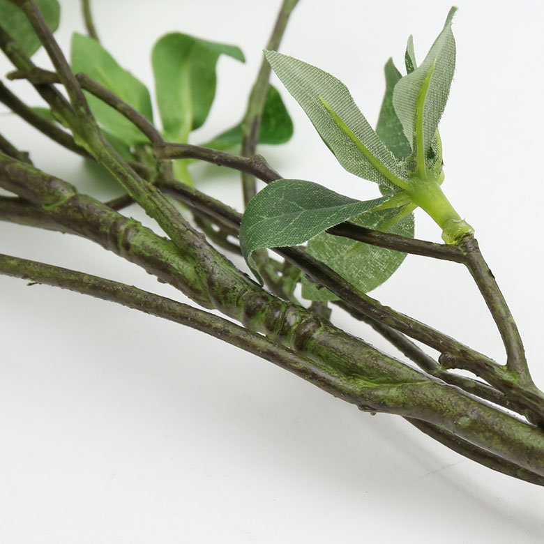 枝も忠実に再現