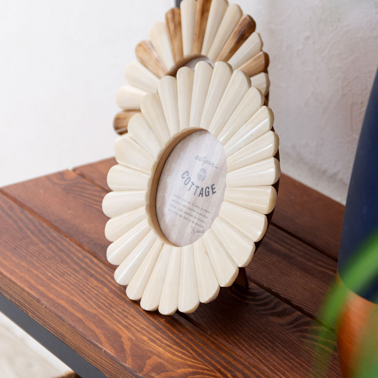 水牛の骨が美しいデザインに