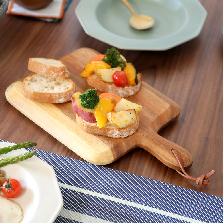 木製の食器があるだけで食卓があたたかくなります