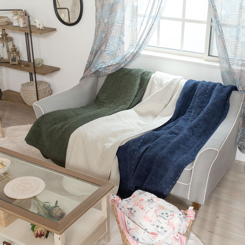 ナチュラルカラーの3色展開