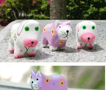 窓際などにちょこんと置いておくと、気持ちが和みます。カラフルですので、一匹だけでも存在感を感じます。