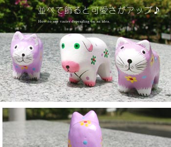 後姿もキュート♪お花の模様がアクセントになっていて、どこから見てもカラフルな可愛いバリ猫です。