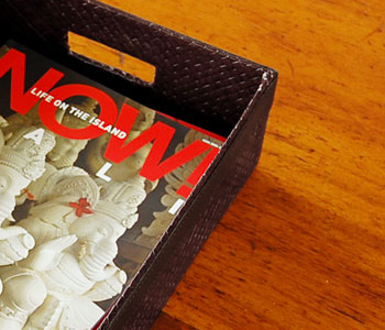 パンダンで編まれた収納ボックスは四角いタイプで、