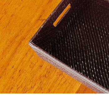 パンダン製の収納ボックスはシンプルな作りで飽きのこないデザイン。